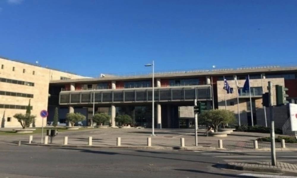 Δημοτικό συμβούλιο Θεσσαλονίκης: Ενός λεπτού σιγή στη μνήμη του Κάρολου Παπούλια
